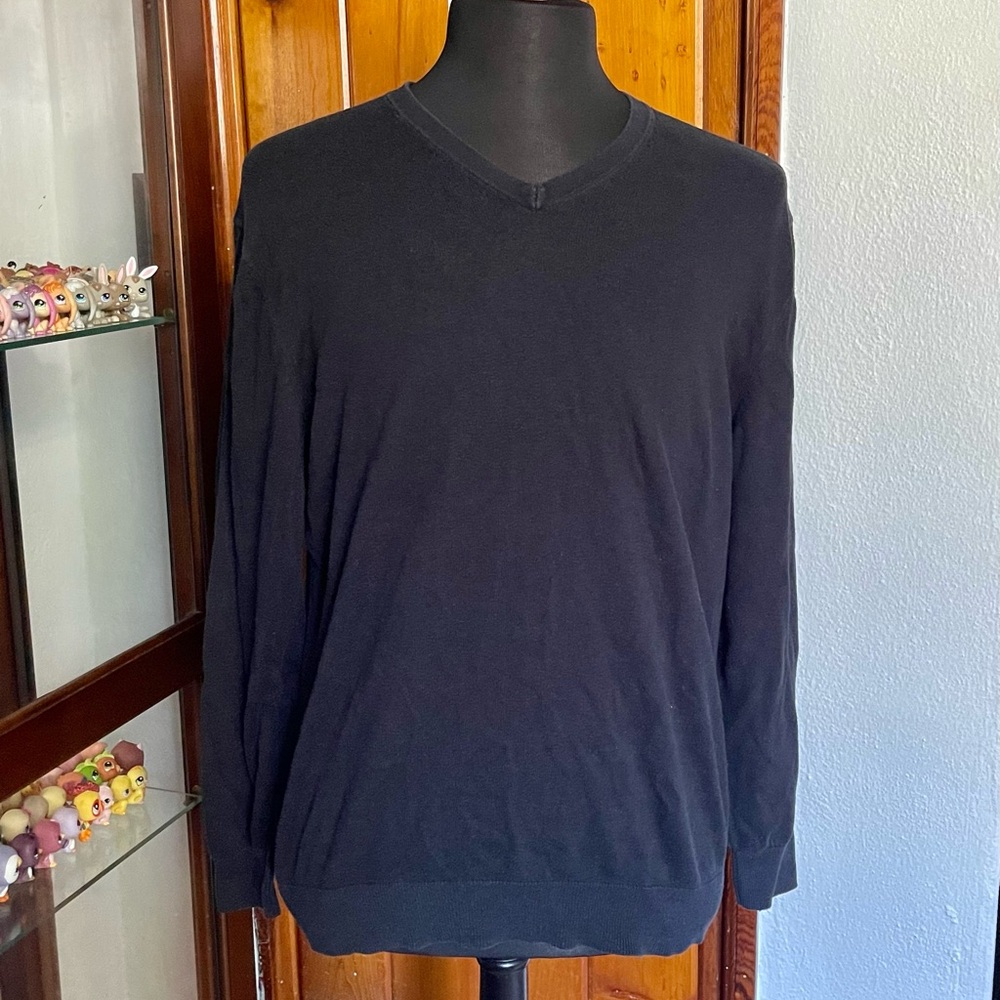 Men’s Black V-neck Claiborne Sweater Size L